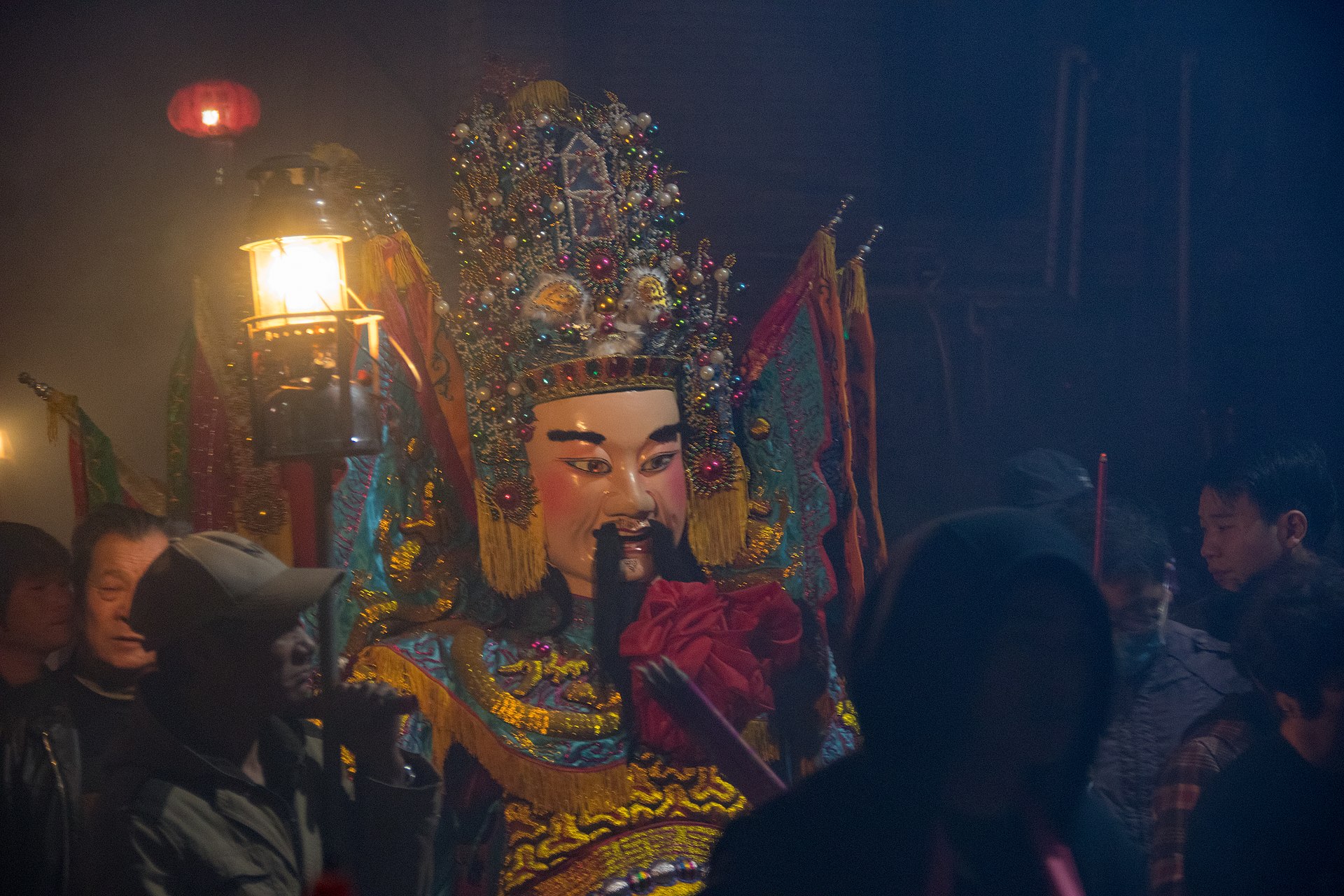 Another view of a Fuzhou-area procession moving through the New Year crowd.