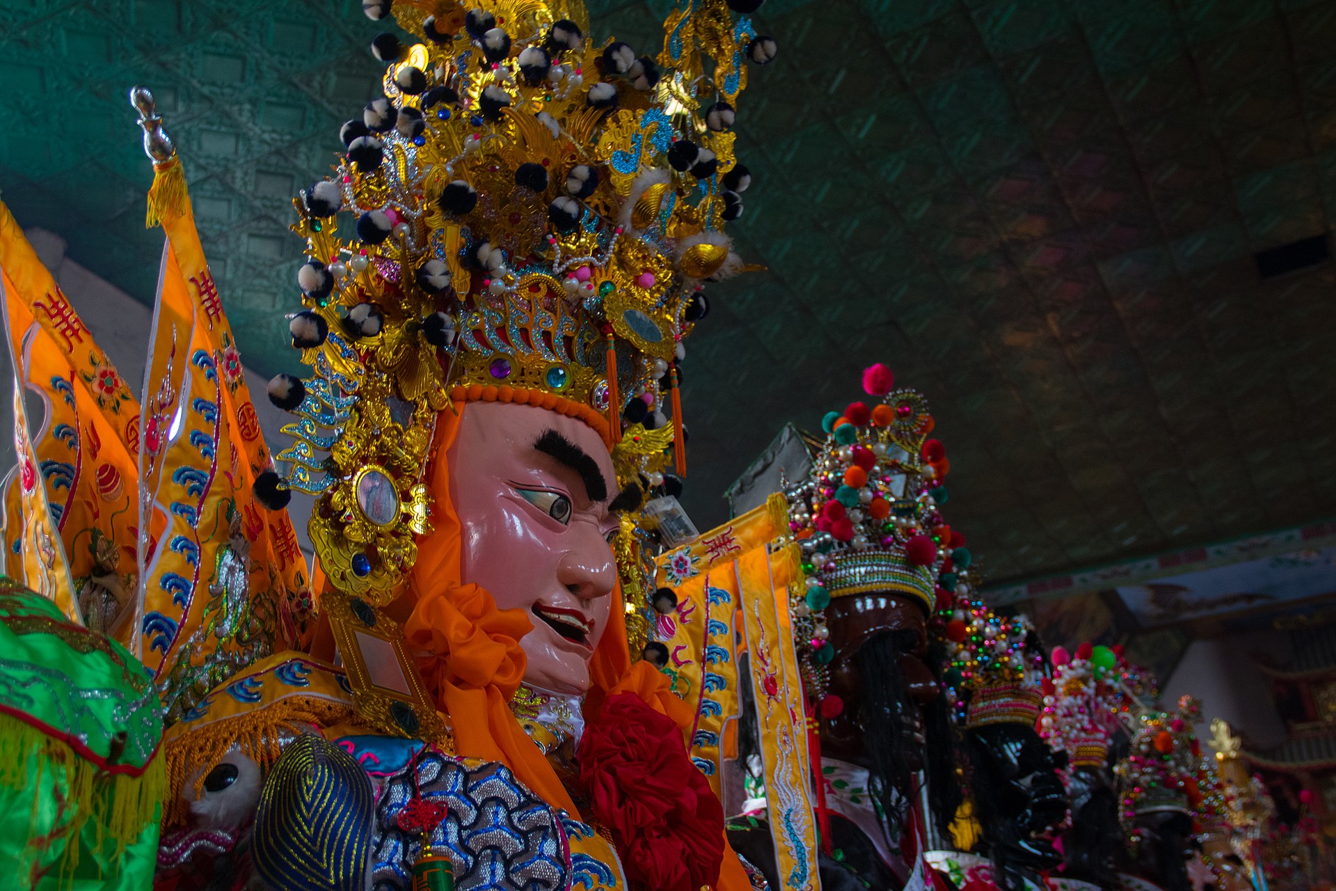 A deity procession scene in the Fuzhou area during the Lunar New Year season.